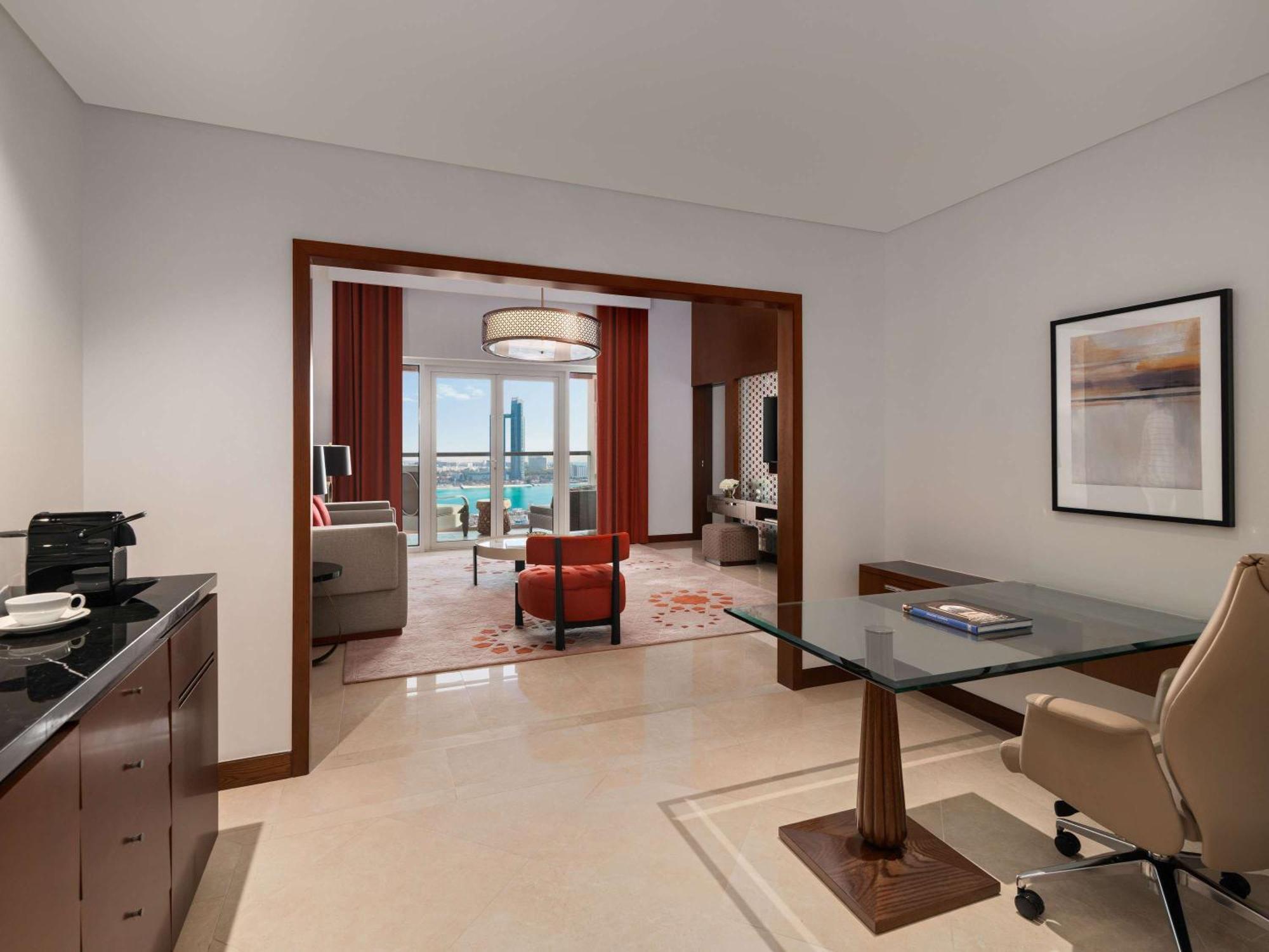 Rixos Marina Abu Dhabi Hotel Exterior photo A suite at the hotel