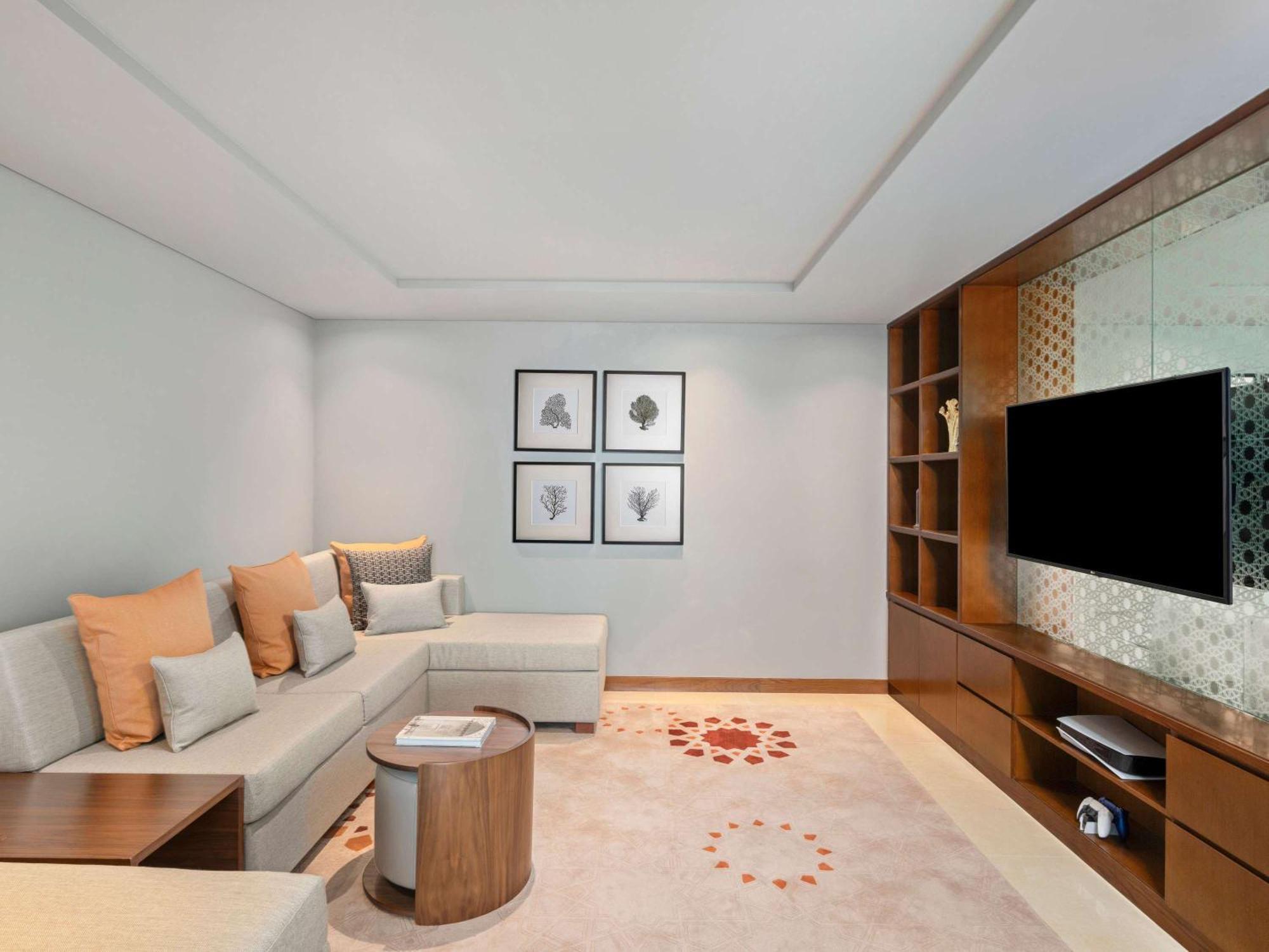 Rixos Marina Abu Dhabi Hotel Exterior photo Living room