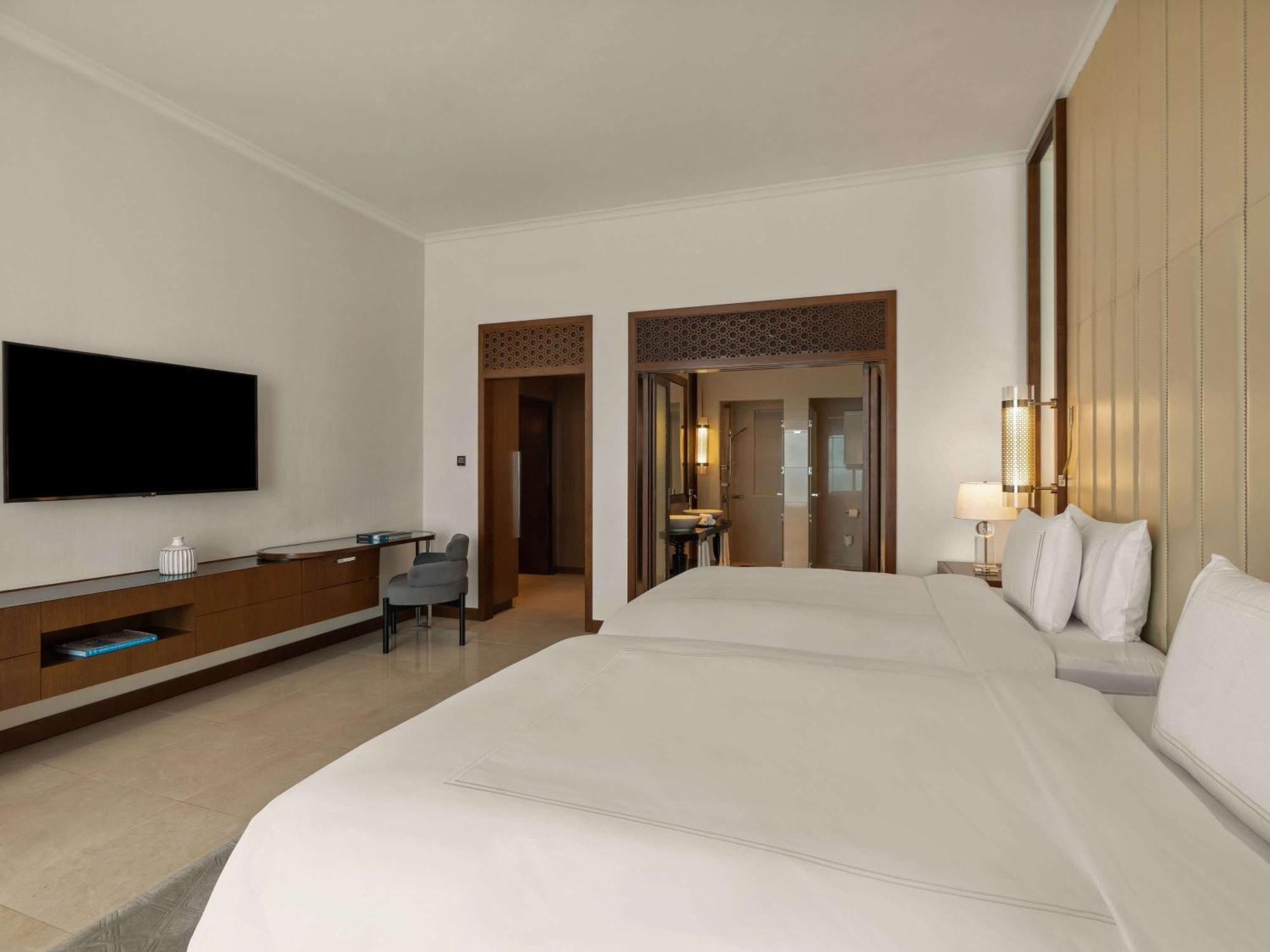 Rixos Marina Abu Dhabi Hotel Exterior photo Deluxe Room