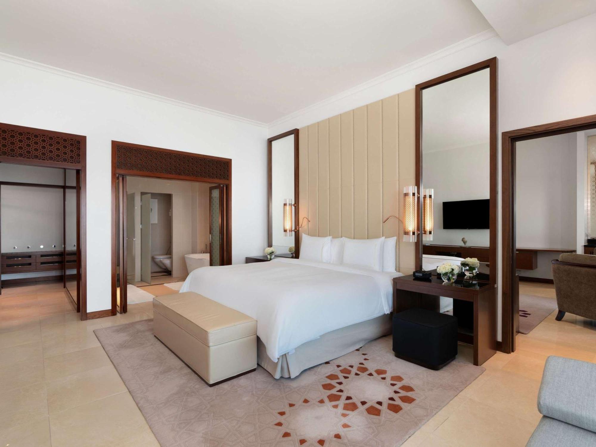 Rixos Marina Abu Dhabi Hotel Exterior photo A bedroom at the hotel
