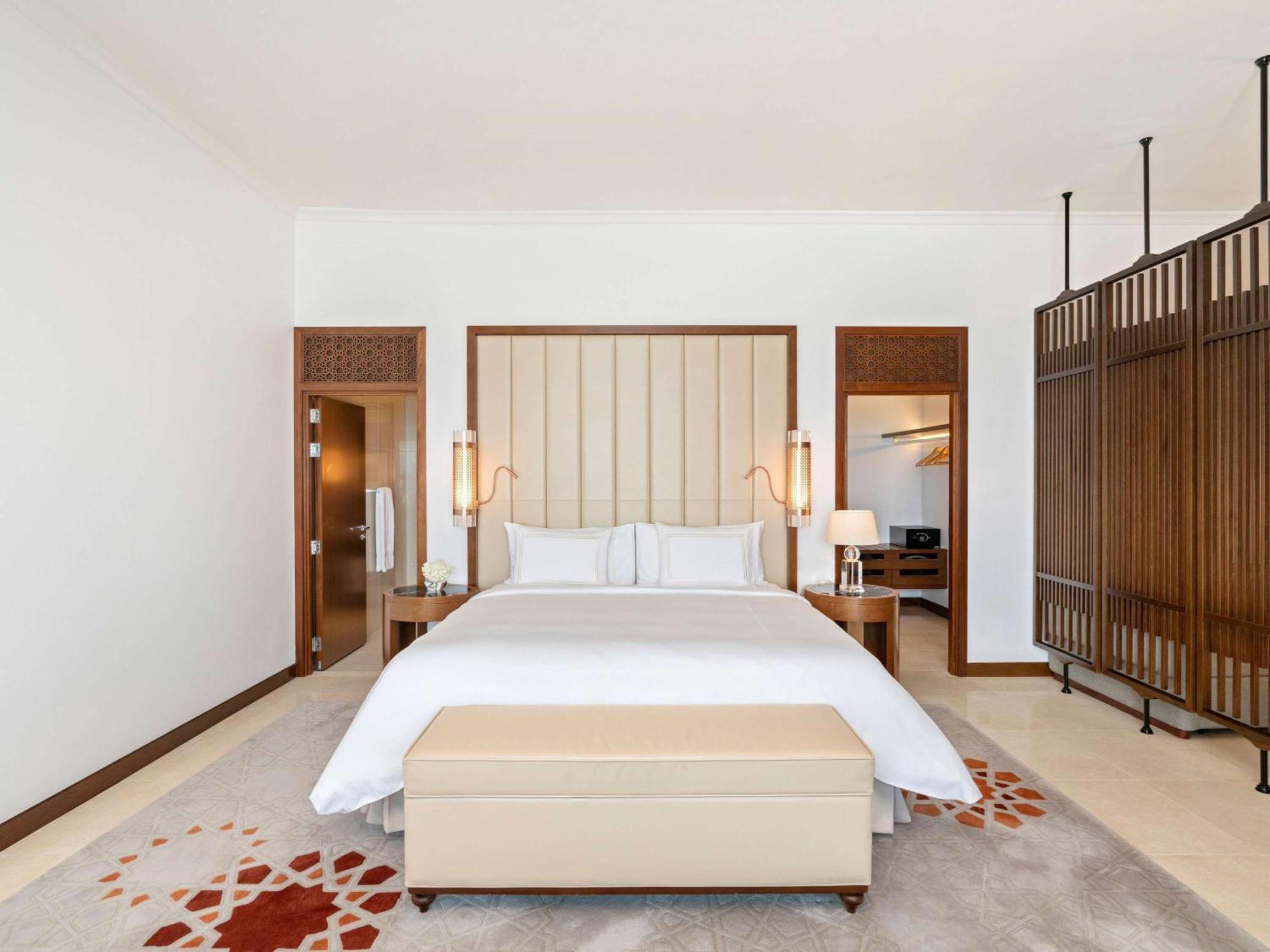 Rixos Marina Abu Dhabi Hotel Exterior photo A bedroom at the hotel